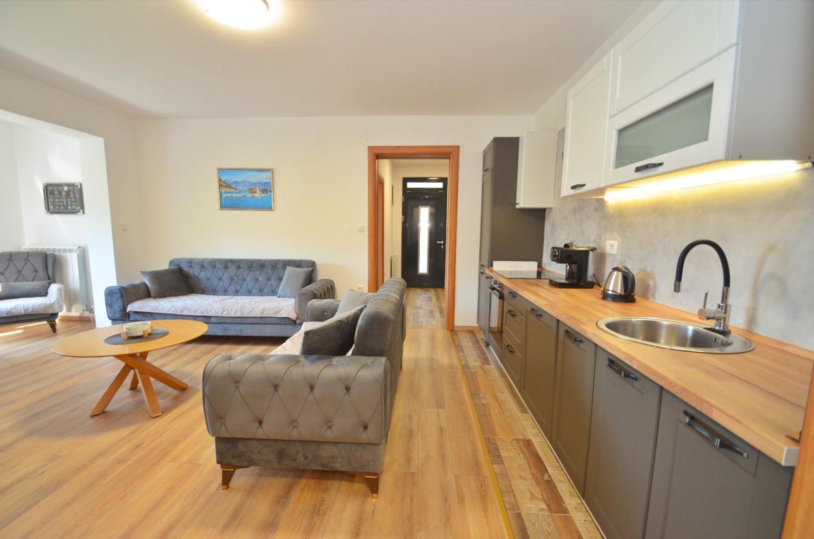 Radgost Kotor Apartments Buitenkant foto