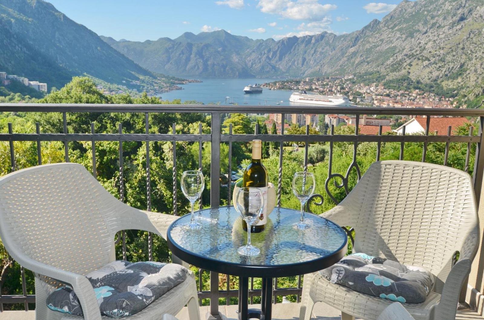 Radgost Kotor Apartments Buitenkant foto