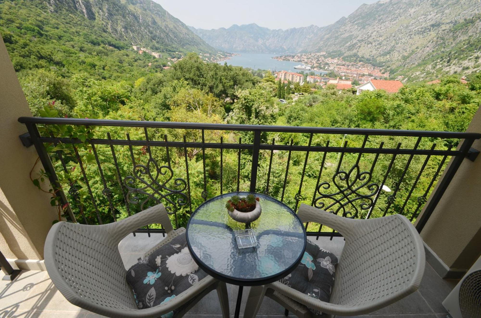 Radgost Kotor Apartments Buitenkant foto